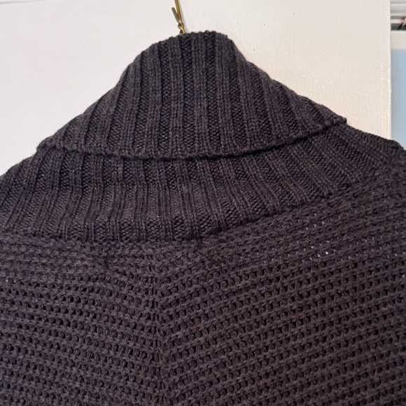 πCozy Banana Republic Black Grey Merino Ribbed Turtleneck Fringe Poncho Sweater - Picture 11 of 15